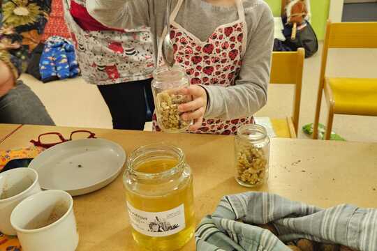 Cesta za tajemstvím babiččiny kuchyně: PODZIM co zahřeje a uzdraví Cesta za tajemstvím babiččiny kuchyně: PODZIM co zahřeje a uzdraví 1