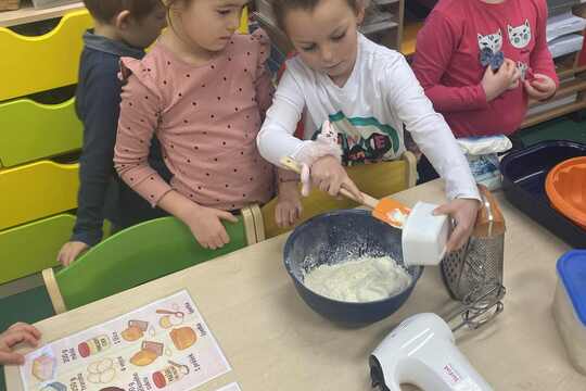 Pečeme pro babičku z pohádky 1