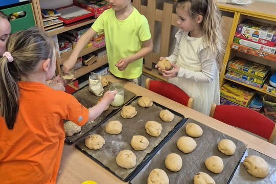 Žluté úterý ve znamení mazanců Žluté úterý ve znamení mazanců 1