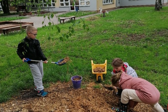 BYLINKOVÁ ZAHRÁDKA TŘÍDY SLUNÍČKO PROŠLA VELKOU ÚPRAVOU 1