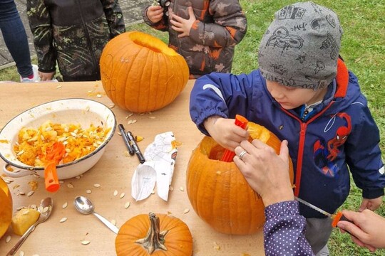 Malý FARMÁŘSKÝ trh a PODZIMNÍ slavnost v PASTELCE 1