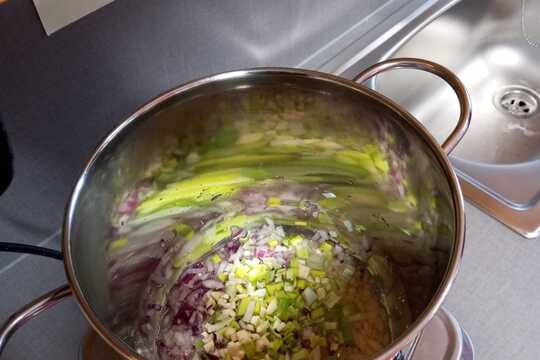 Vaříme si zeleninovou polévku :-) 1