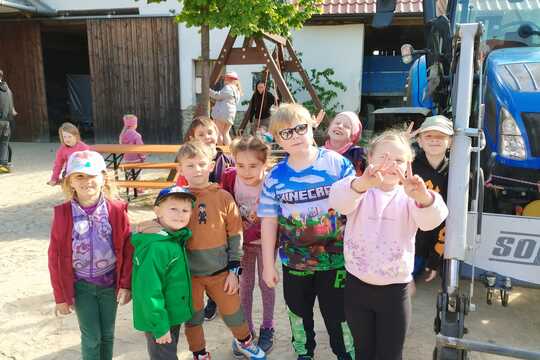 Propojení věkových skupin na farmě u Sedlářů 1