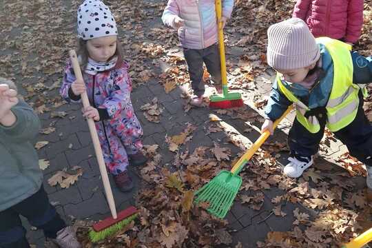 PODZIM KOLEM NÁS PODZIM KOLEM NÁS 1