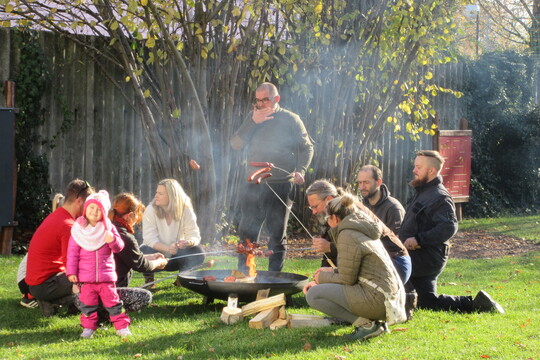 Úklid školní zahrady 1