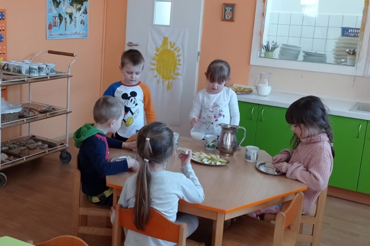Průběžné svačinky  1