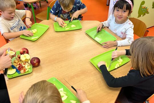 V hlavní roli jablíčka 1