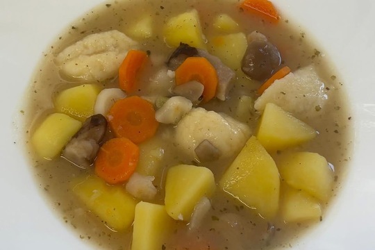 Polévka jako součást oběda Polévka jako součást oběda 1