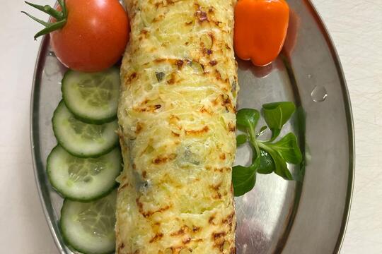 Cuketový wrap s Lučinou – dobrota z naší školní zahrádky Cuketový wrap s Lučinou – dobrota z naší školní zahrádky 1