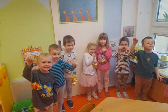 Pomáháme ptáčkům přečkat zimu 2 Pomáháme ptáčkům přečkat zimu 2 1