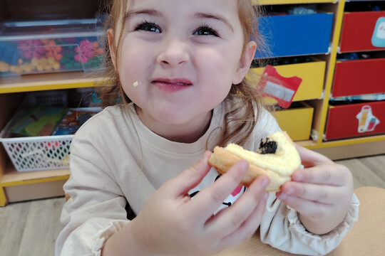 Kytičky z MŠ Kollárova - Masopustní koláčky 1