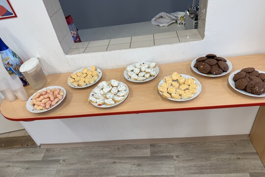 Motýlci z MŠ Kollárova - příprava pomazánky na odpoledne s rodiči 1