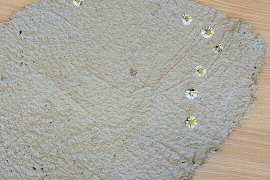 Recyklace papíru - Sluníčka 1