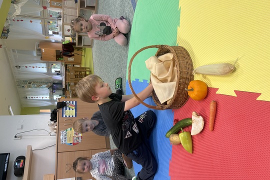 Seznamujeme se se ZELENINOU Seznamujeme se se ZELENINOU 1