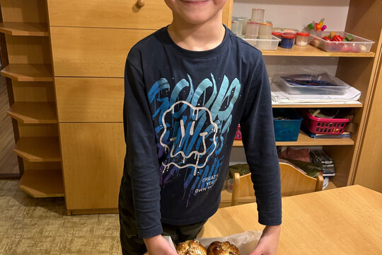 Vánoční pečení vánoček s rodiči Vánoční pečení vánoček s rodiči 1