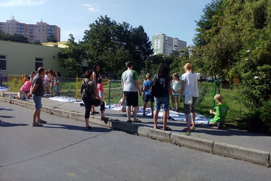 Rodinné setkání na školním pozemku ZŠ Oskol Kroměříž 1