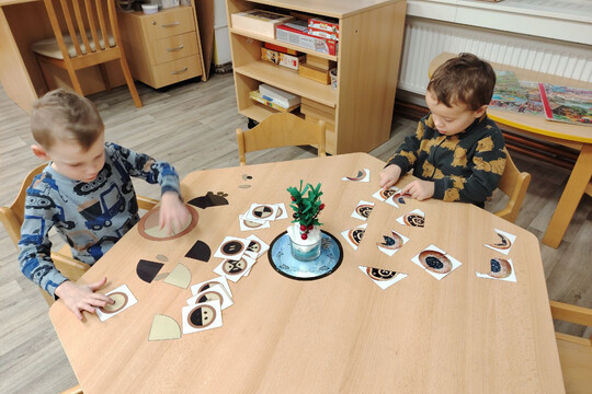 Kytičky z MŠ Kollárova - Masopustní koláčky 1