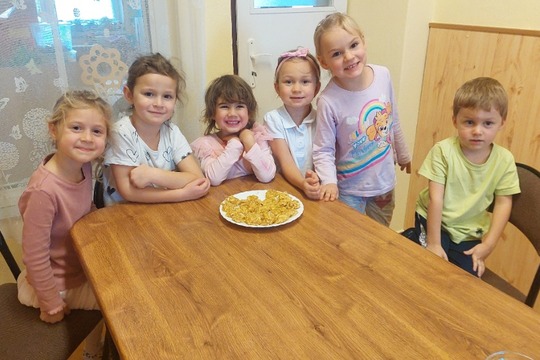 Sušenky z jablíček a mrkve ze školní zahrady 1