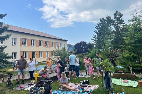 Piknik na školní zahradě a "Na silnici bezpečně" 1