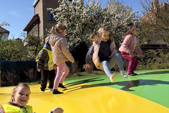 Máme novou trampolínu 1