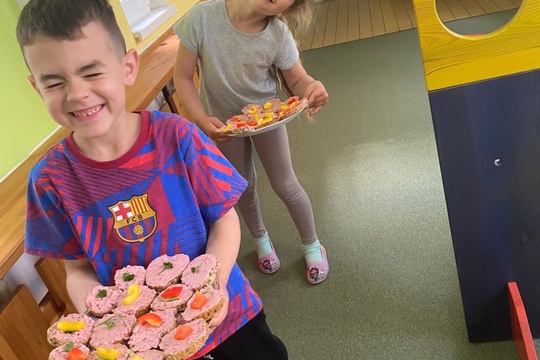 Piknik na školní zahradě a "Na silnici bezpečně" 1
