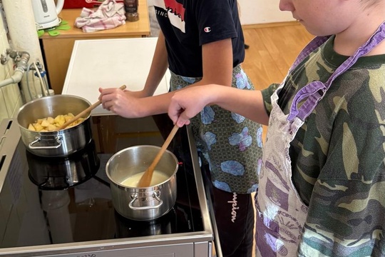 Zpracování jablíček z naší školní zahrady 1