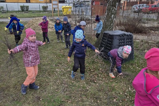 Jaro na zahradě Jaro na zahradě 1
