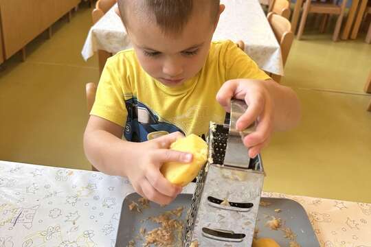 Pečení bramboráku Pečení bramboráku 1