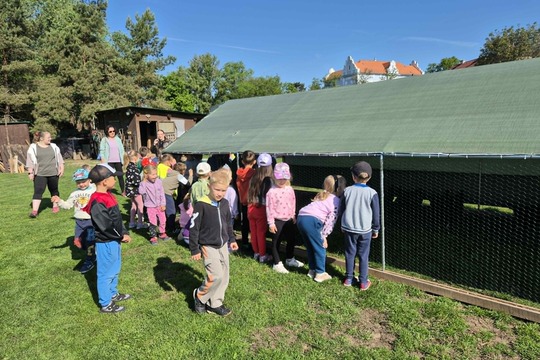 Návštěva rodinné farmy v Dobroměřicích Návštěva rodinné farmy v Dobroměřicích 1