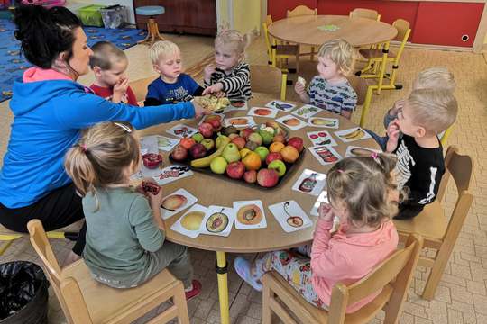 Poznáváme všemi smysly ve třídě Sluníčko - MŠ Klegova 1