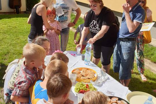 S rodinou na školní zahradě (odpoledne plné her, soutěží a ochutnávání) 1