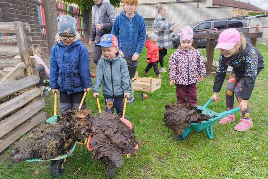 JARO na školní ZAHRÁDCE  1