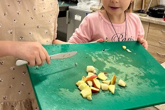 Ovocný salát aneb děti dětem  1