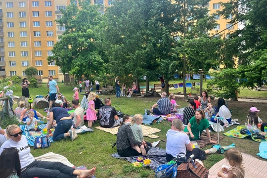 Piknik na školní zahradě a "Na silnici bezpečně" 1