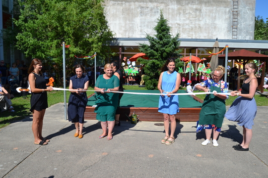 Slavnostní otevření naší "Jedlé školní zahrady" 1