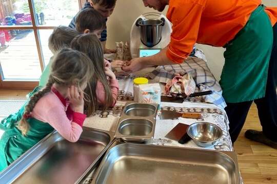 Děti z lesní školky hravě zvládnou připravit i sváteční oběd 1