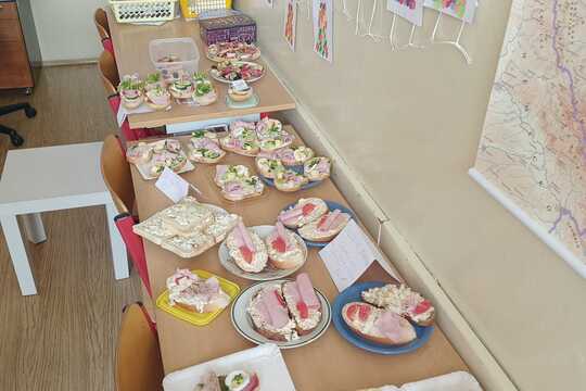 Den chlebíčků  v 5.A 1