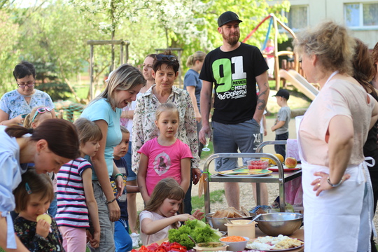 Vím, co jím, maminko, tatínku! aneb Jarní piknik v Zahrádce 1