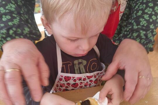 Pečeme s dětmi MRKVÁNKY se švestkovými povidly a vajíčkový QUICHE Pečeme s dětmi MRKVÁNKY se švestkovými povidly a vajíčkový QUICHE 1