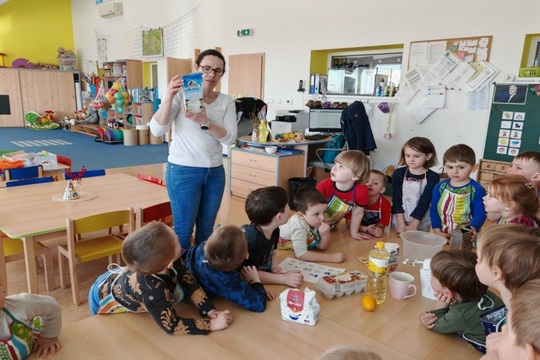 Moučník s čokoládovou polevou u Mravenečků  1