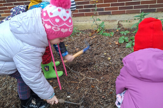 MŠ Dukelských hrdinů - Na jeden den zahradníkem 1