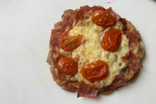 Pečeme pizzu ze žitné mouky 1
