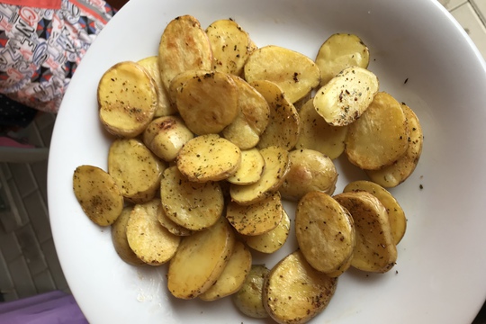 Pečené brambory s pažitkovým dipem 1