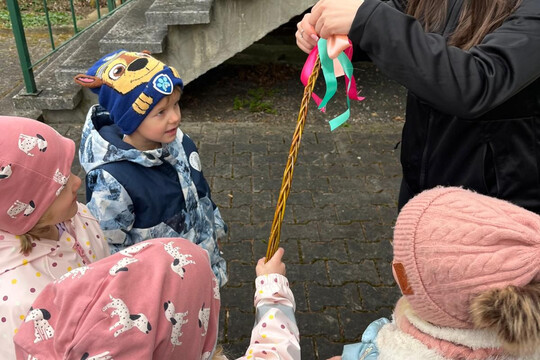 MŠ Sluníčko Krupka - Zajíček Hopík a velikonoční stezka 1