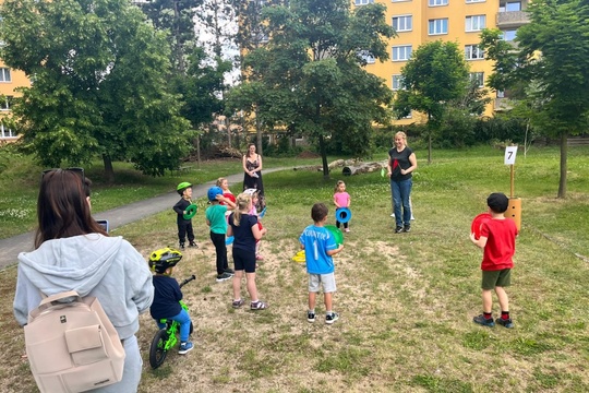 Piknik na školní zahradě a "Na silnici bezpečně" 1