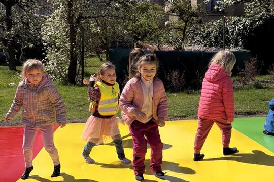 Máme novou trampolínu 1