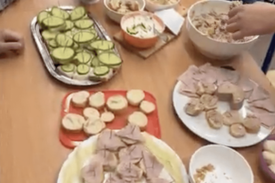 Připravujeme zdravě a s rozumem Připravujeme zdravě a s rozumem 1