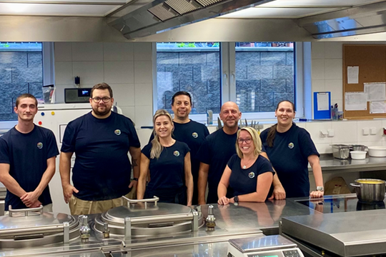 Bufetový výdej ve školní jídelně Magic Hill: Méně odpadu, více radosti 1