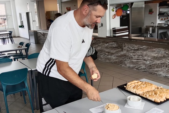 Pomazánková slavnost plná chutí a šikovných rukou Pomazánková slavnost plná chutí a šikovných rukou 1