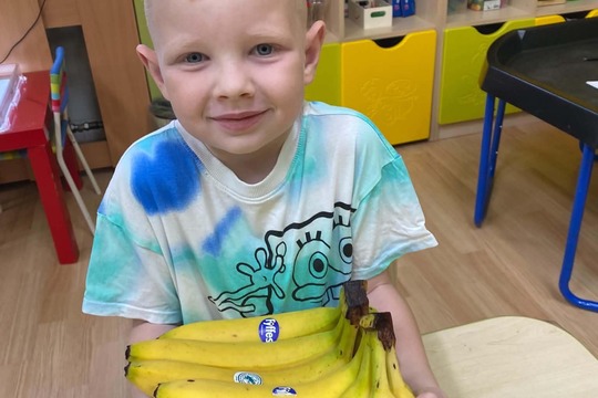 Dnes jsme si s dětmi připravili lahodný banánový koktejl! Dnes jsme si s dětmi připravili lahodný banánový koktejl! 1